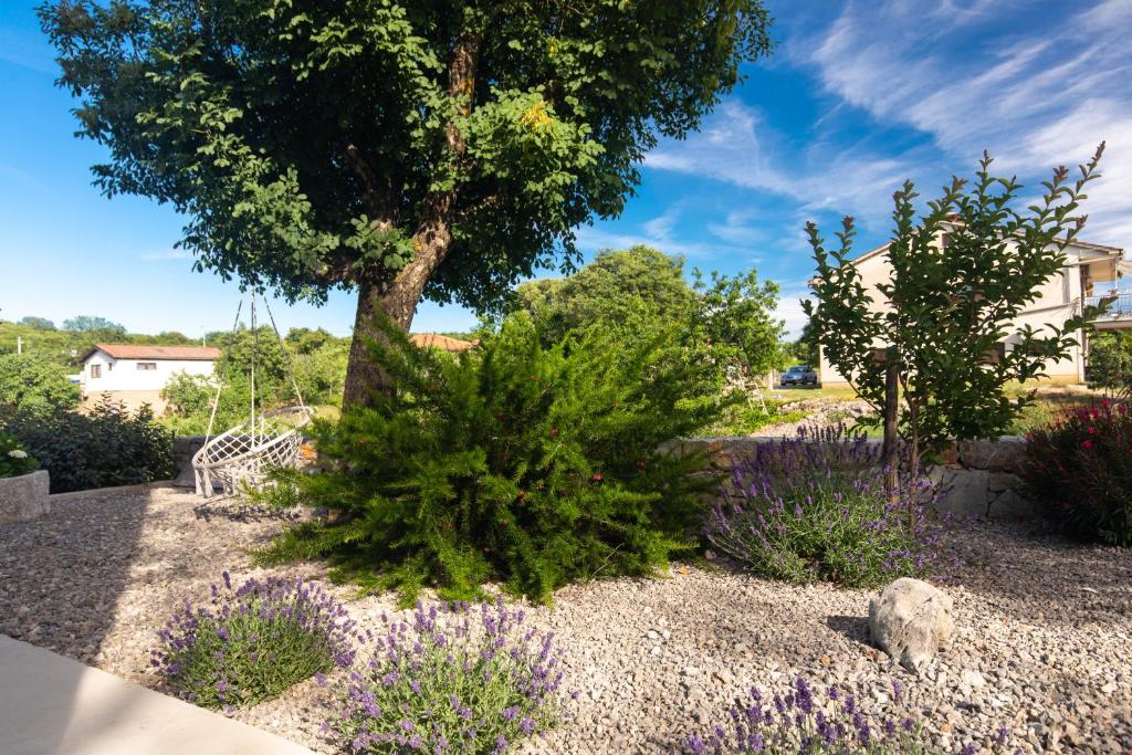 Zahrada ubytování Apartments Brig perfect countryside holiday!