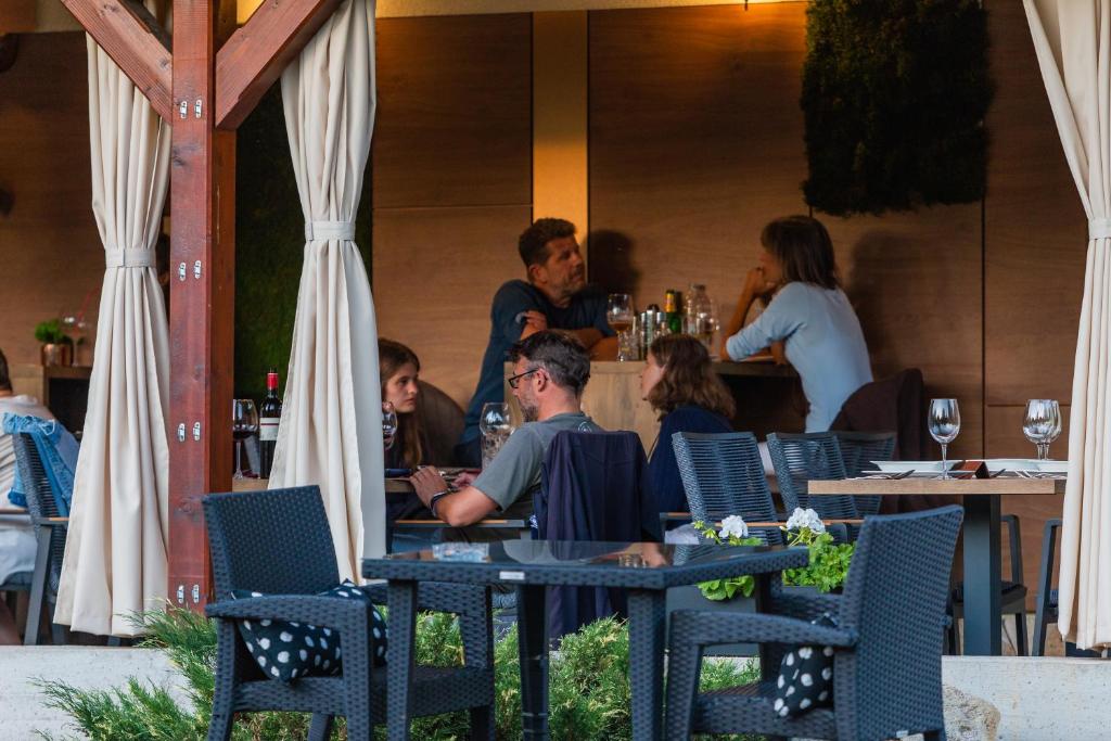 Grand Lakes Rooms - 11