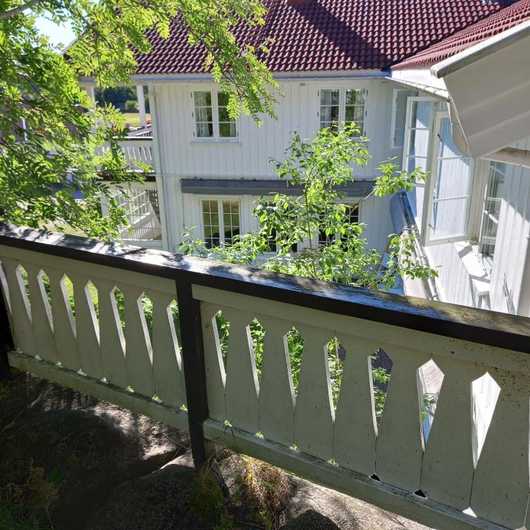 Balkón nebo terasa v ubytování Sandbrekke Gjestegård