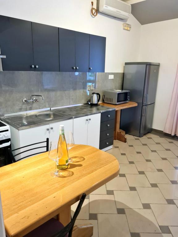 Kuchyňa alebo kuchynka v ubytovaní Studio Apartman Grgurić