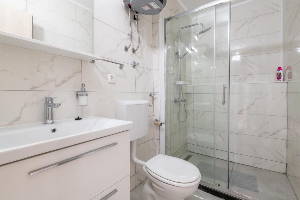 Koupelna v ubytování Apartmani Dodig