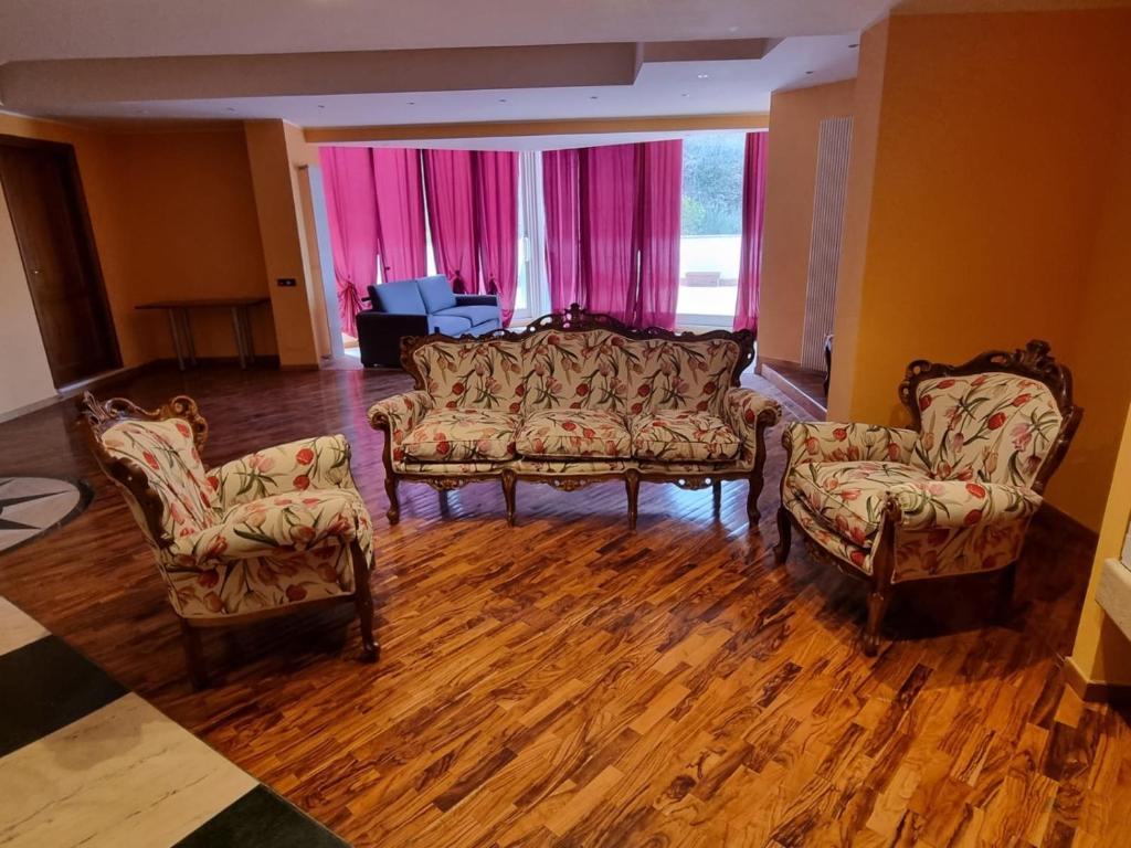Część wypoczynkowa w obiekcie La MAISON B&B