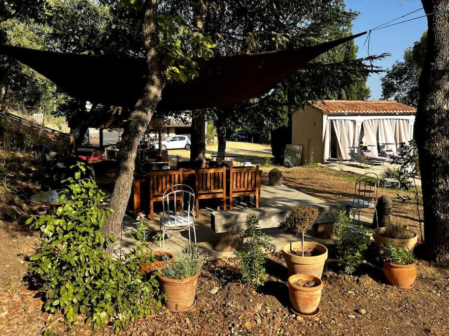 Vonkajšia záhrada v ubytovaní Villa l'Abri