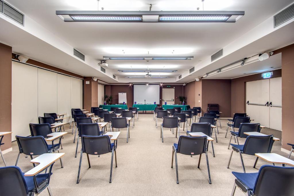 Zaplecze biznesowe lub konferencyjne w obiekcie Hotel Della Rotonda