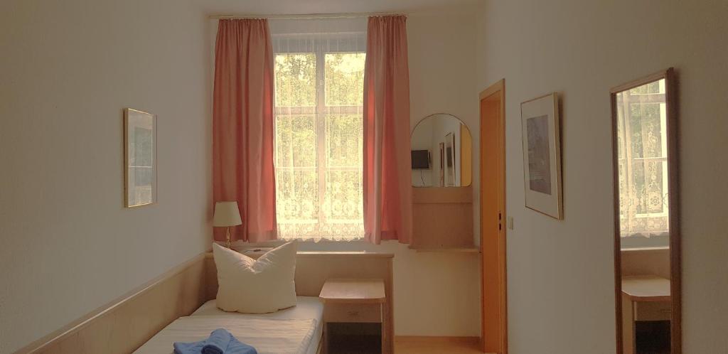 Villa Hoffnung - Single Room With Bathroom