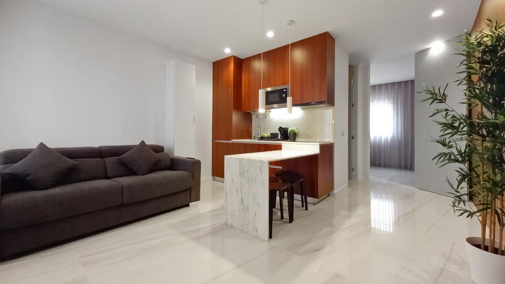 Seven Seas Apartments - 19