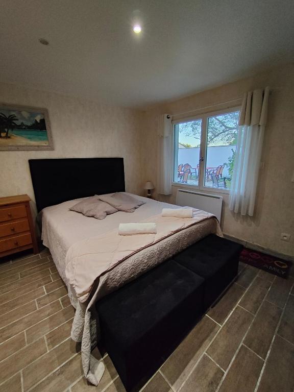 Auberge Le Chata - King Studio With Sofa Bed