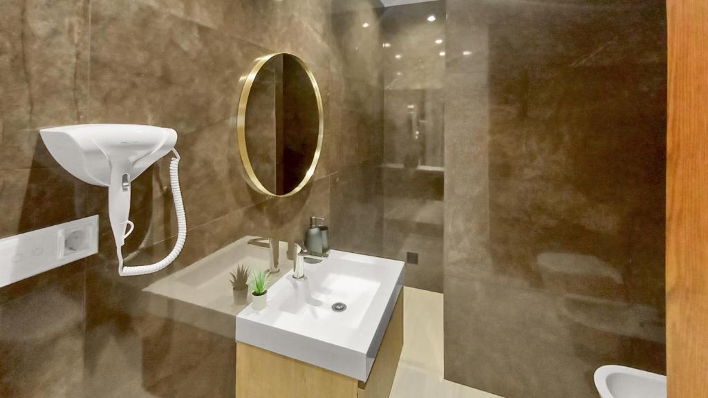 Seven Seas Apartments - 14