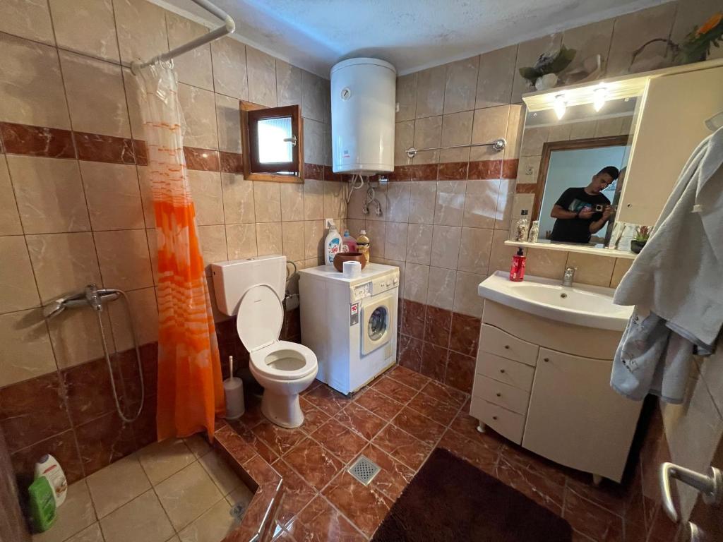 Kúpeľňa v ubytovaní Alexiou Guesthouse Pilion Katigiorgis