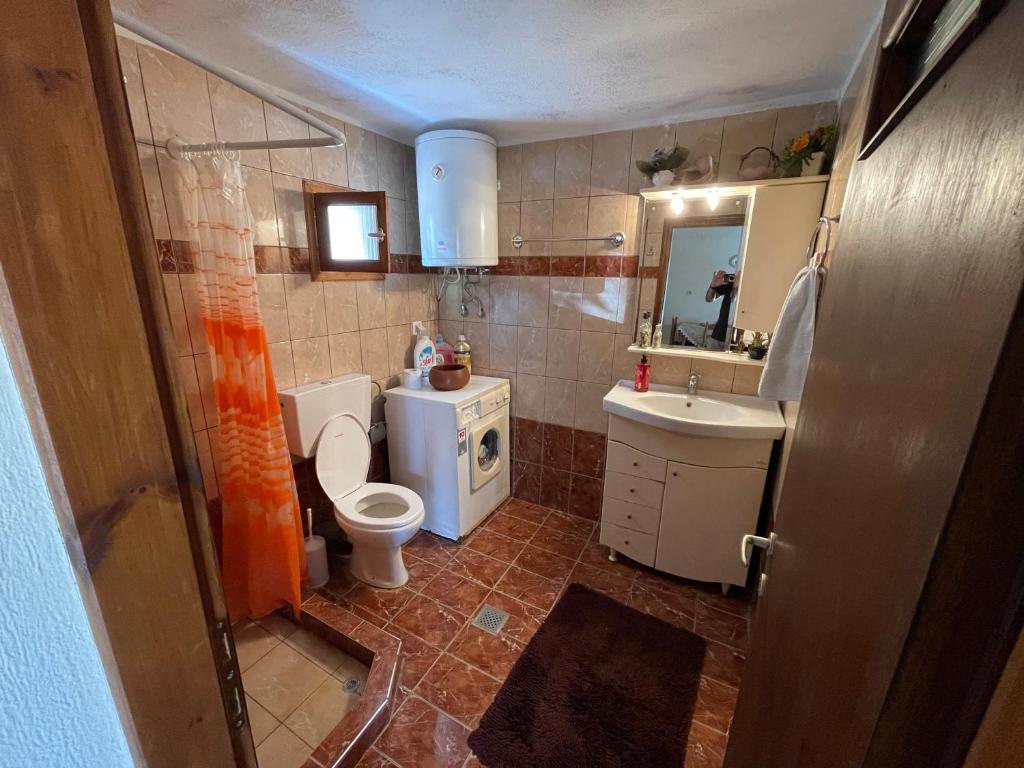 Kúpeľňa v ubytovaní Alexiou Guesthouse Pilion Katigiorgis