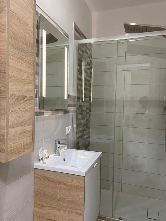 A bathroom at Mamuccia Rooms