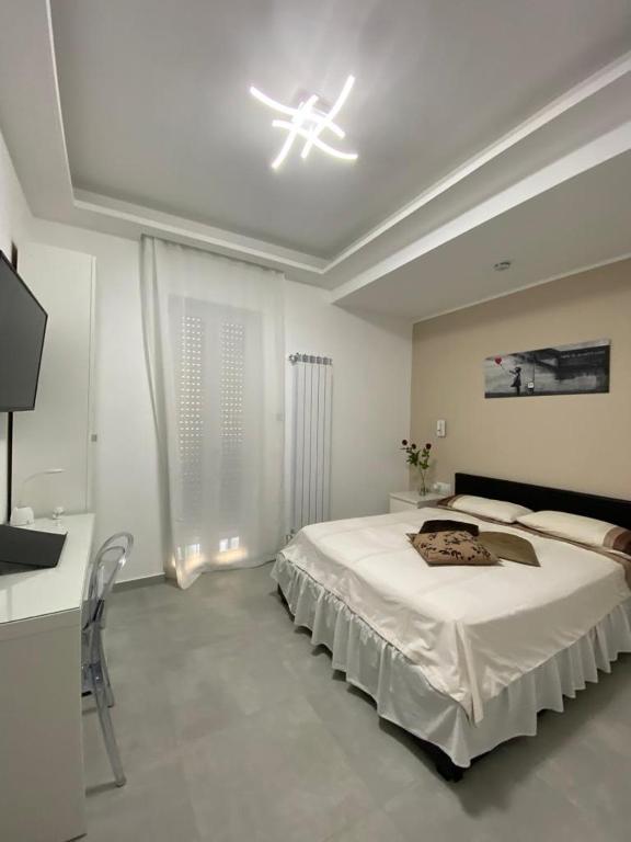 A television and/or entertainment centre at Mamuccia Rooms