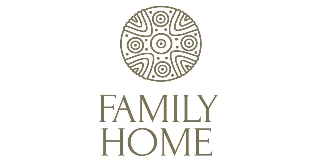 obraz jaja ze słowami dom rodzinny w obiekcie Family Home w mieście Quartu SantʼElena