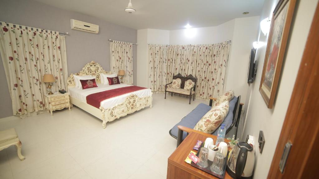Four Square by WI in Karachi: Find Hotel Reviews, Rooms, and