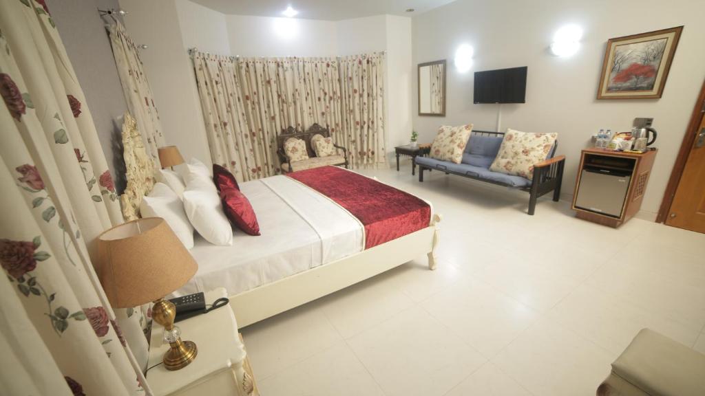 Four Square by WI in Karachi: Find Hotel Reviews, Rooms, and
