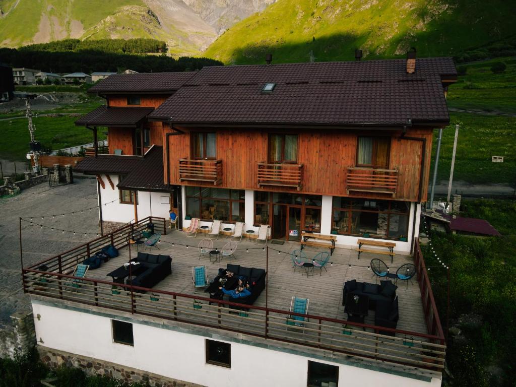 Nespecifikovaný výhled na hory nebo výhled na hory při pohledu z hotelu