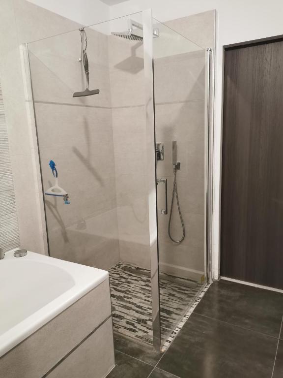 Koupelna v ubytování Landes Conviviales, CHAMBRES chez l'habitante, Laëtitia !