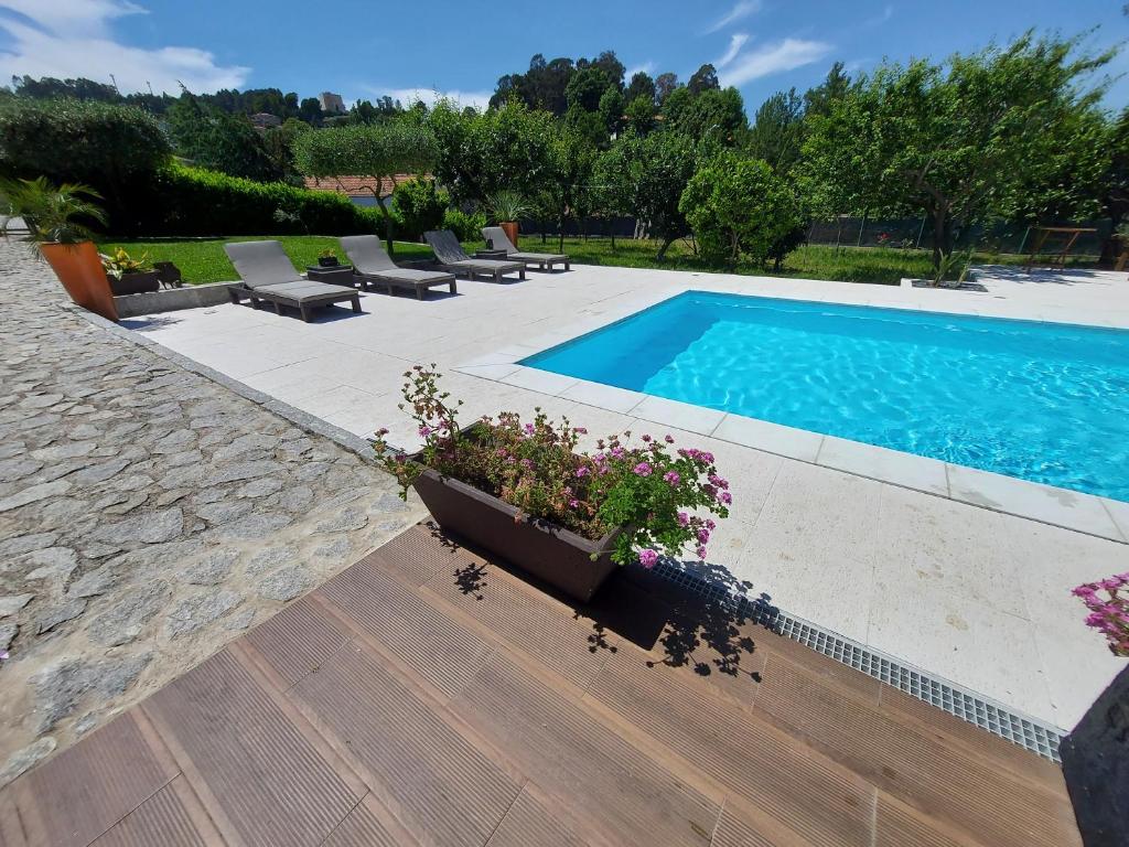 Bazén v ubytování Villa Casa de Santo Antonio nebo v jeho okolí