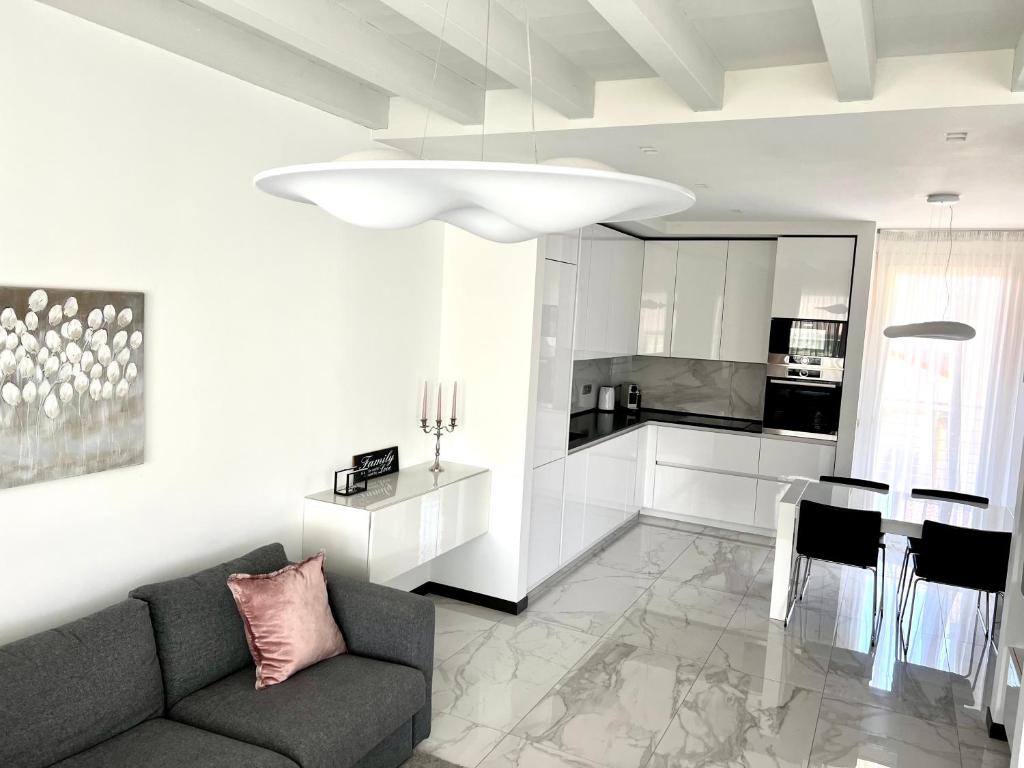 A kitchen or kitchenette at PAGANINI suites and apartments