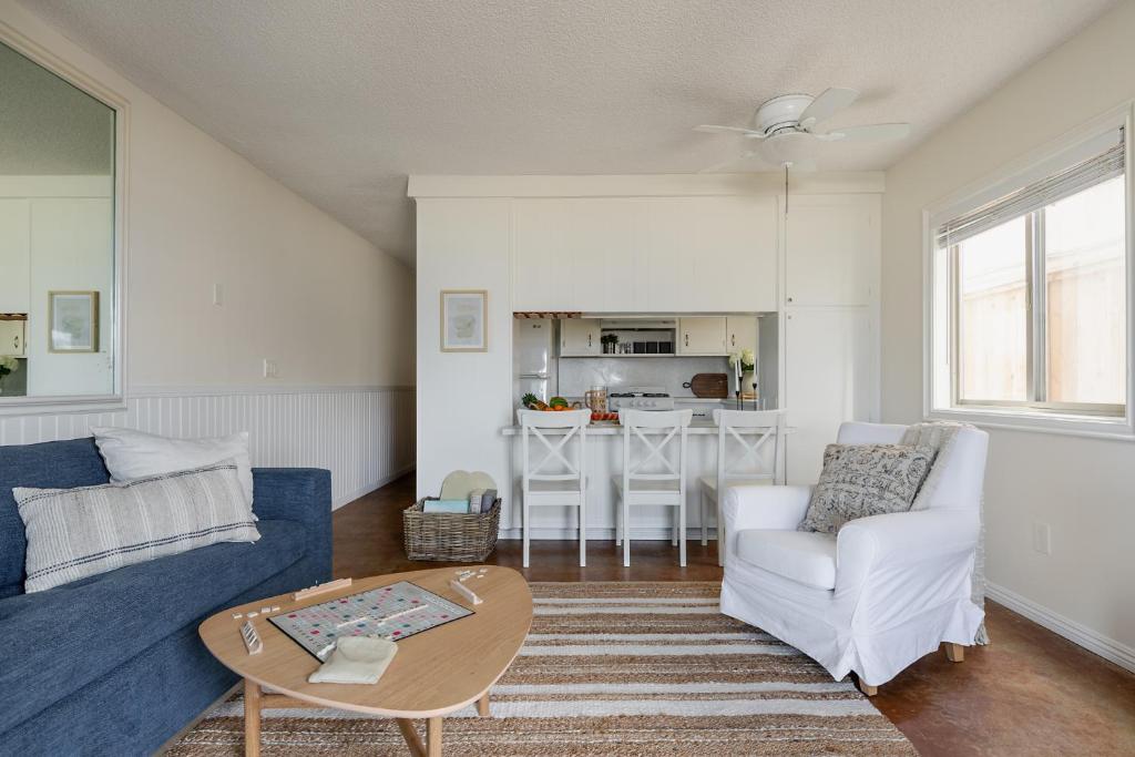 رزرو هتل و هاستل، Bay View 3 توسط AvantStay Stunning Home on the Beach In Mission Beach, آژانس هواپیمایی آسمان سپید