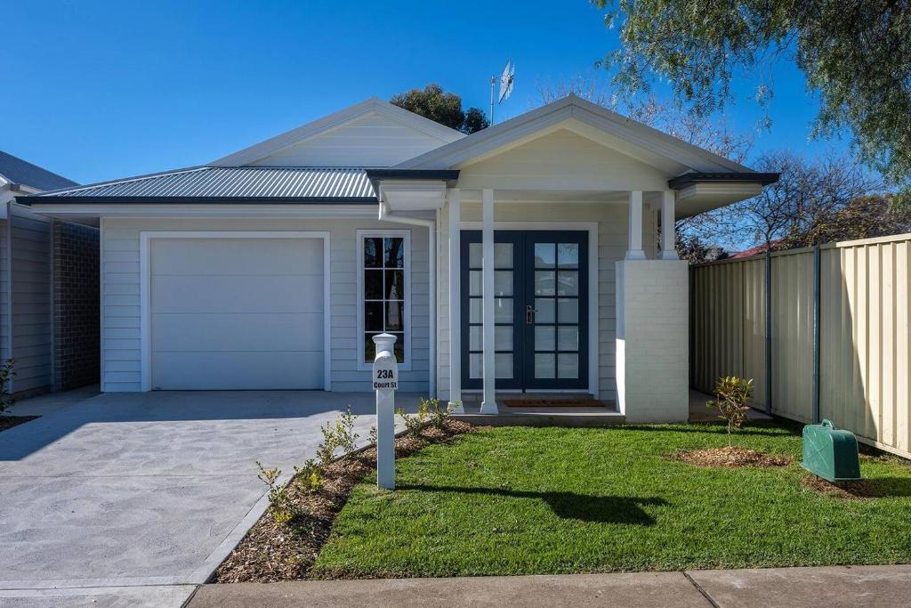 Το κτήριο όπου στεγάζεται  η παραθεριστική κατοικία