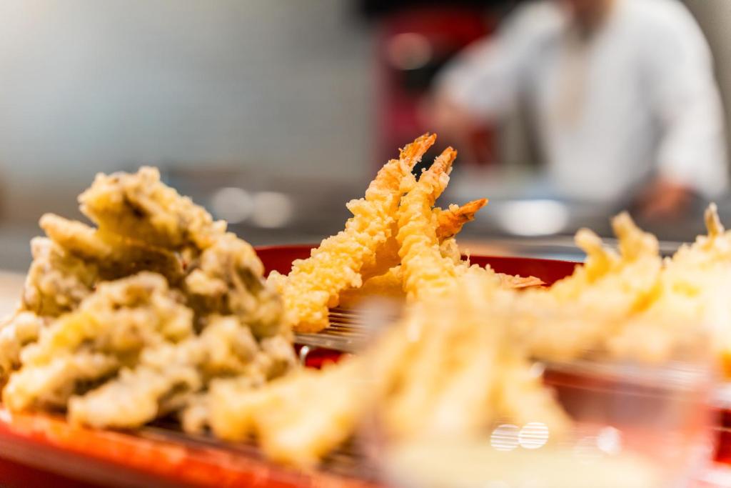 ホテルの敷地内または近くでの食事または食べ物