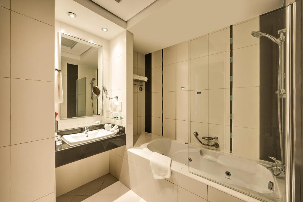 
Superior Twin Room with City View
