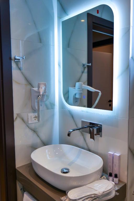 Uma casa de banho em NERIUM Hotel