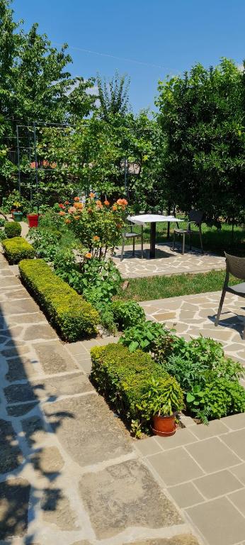 Garden Guest House
