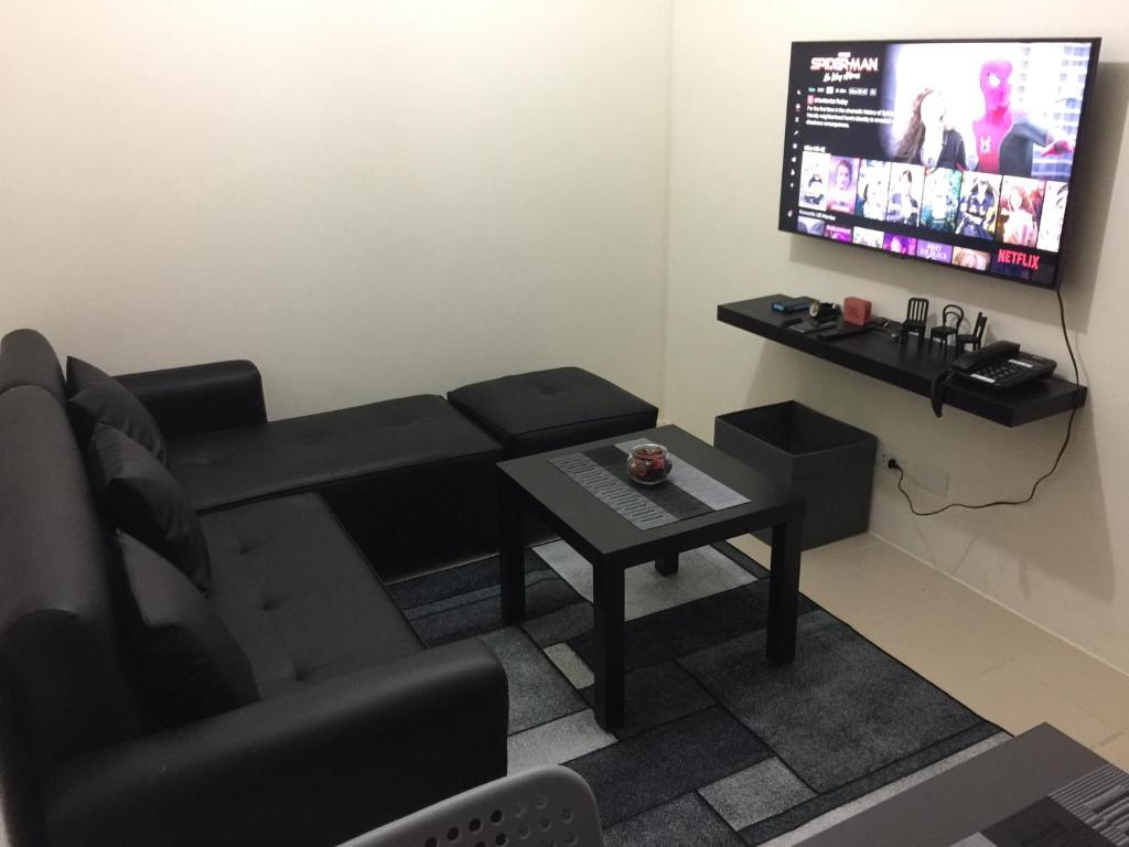 ALWYNA'S Condotel Staycation - Housity
