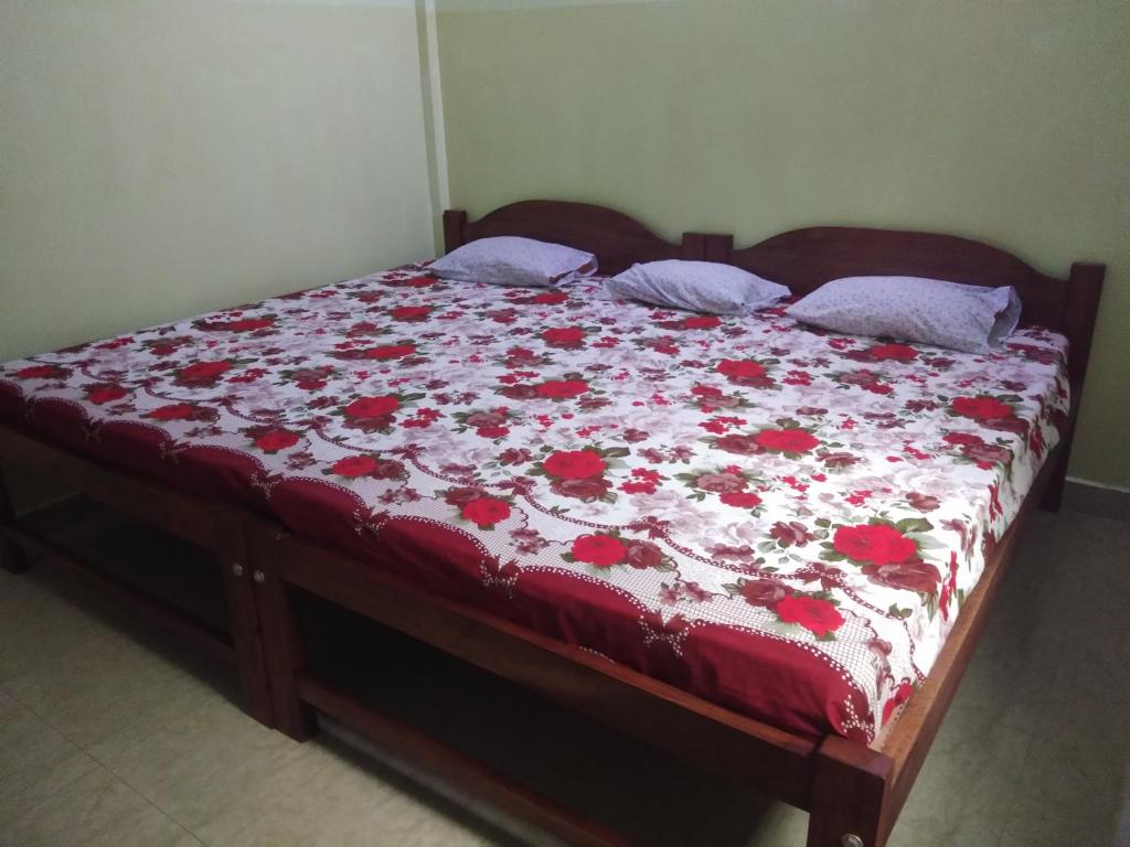 Postel nebo postele na pokoji v ubytování Luiza Guest House