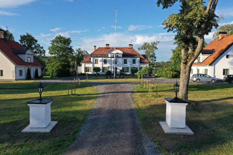 Östra Flygeln Grinda Säteri - Housity