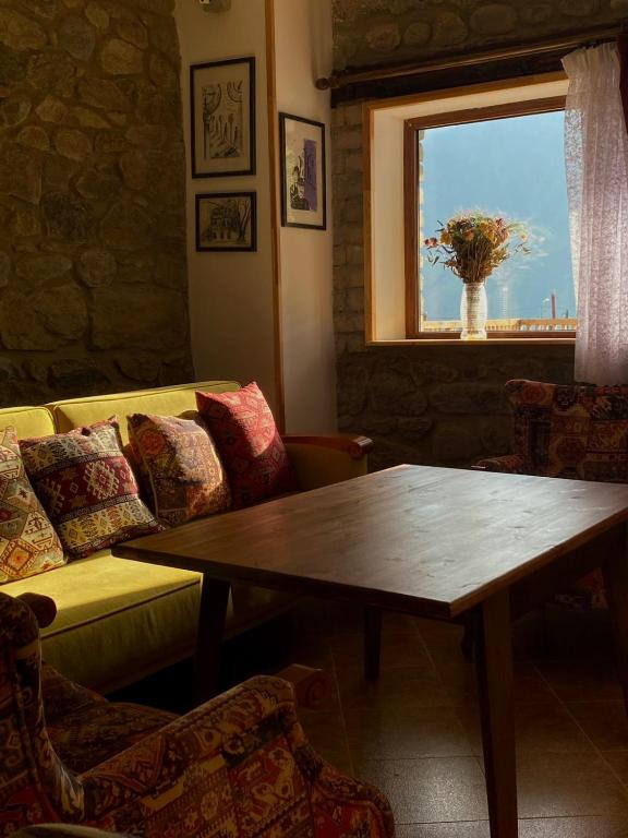 Χώρος καθιστικού στο Mood Hotel Kazbegi