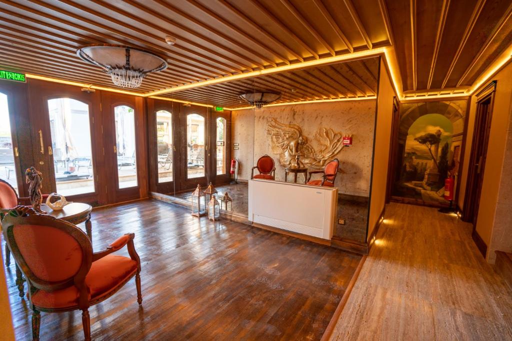 A seating area at CUNDA BARADİEL Hotel