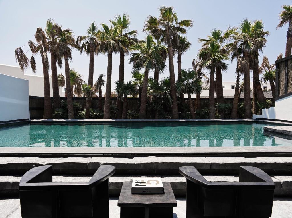 Басейн в Myconian O, a Member of Design Hotels або поблизу