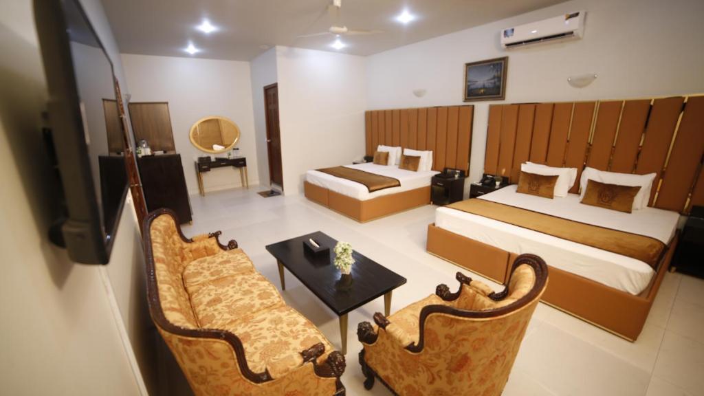 Four Square by WI in Karachi: Find Hotel Reviews, Rooms, and Prices on