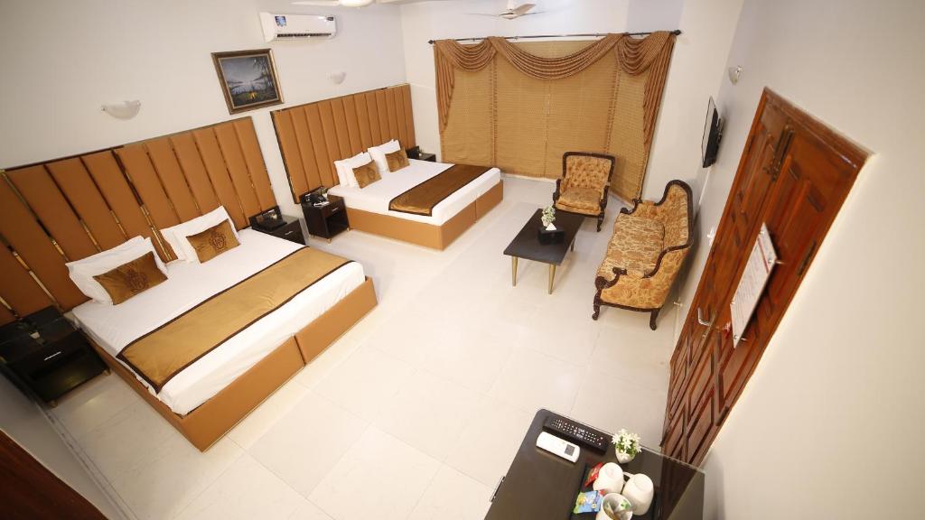 Four Square by WI in Karachi: Find Hotel Reviews, Rooms, and Prices on