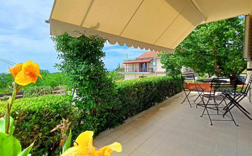 Ogród w obiekcie Moriana Stone Villa, panoramic view and garden