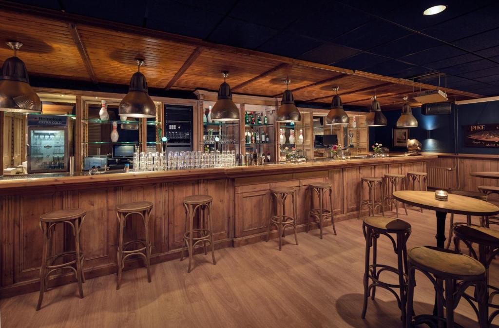 Lounge nebo bar v ubytování WestCord Hotel Schylge