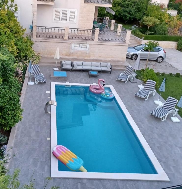 Villa 4US with pool
