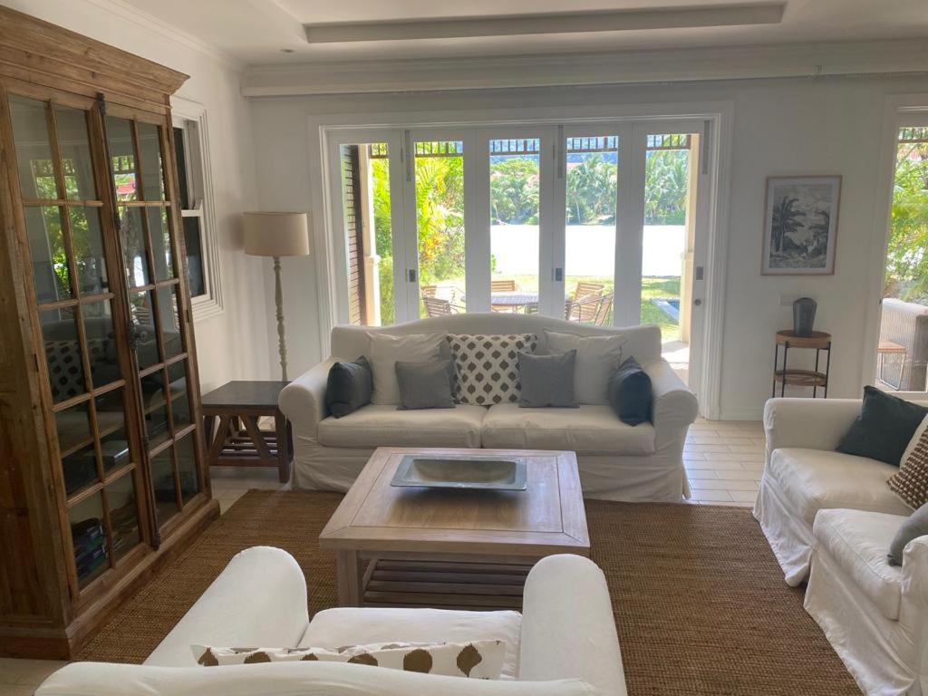 Posezení v ubytování Maison La Plage by Simply-Seychelles