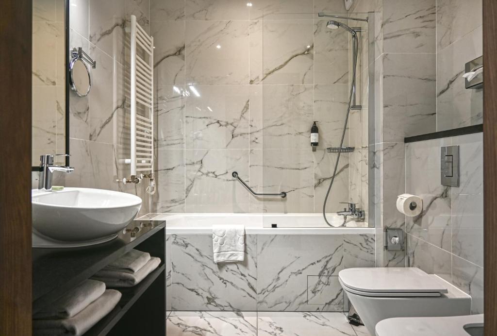 Koupelna v ubytování Sopotorium Hotel & Medical Spa