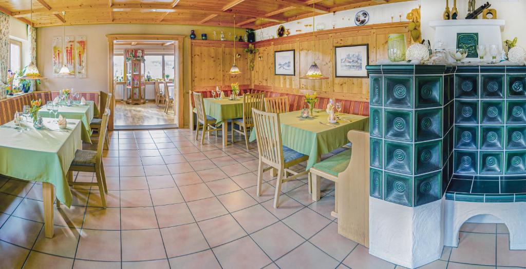 Restaurace v ubytování Glashotel