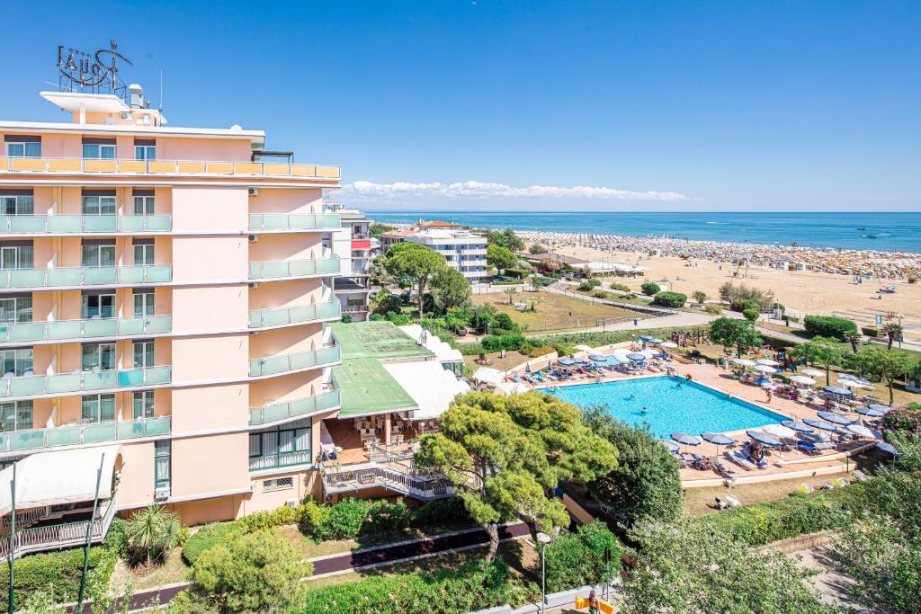 a view of the hotel and the beach at Hotel Royal in Bibione