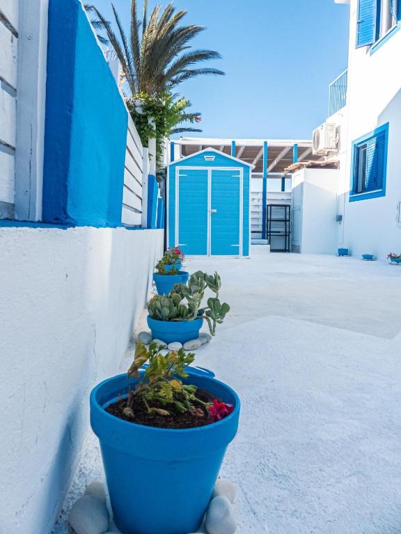 Fotografie z fotogalerie ubytování Greek Island Style 2 bedroom Villa with Pool next to the Sea v destinaci Larnaka