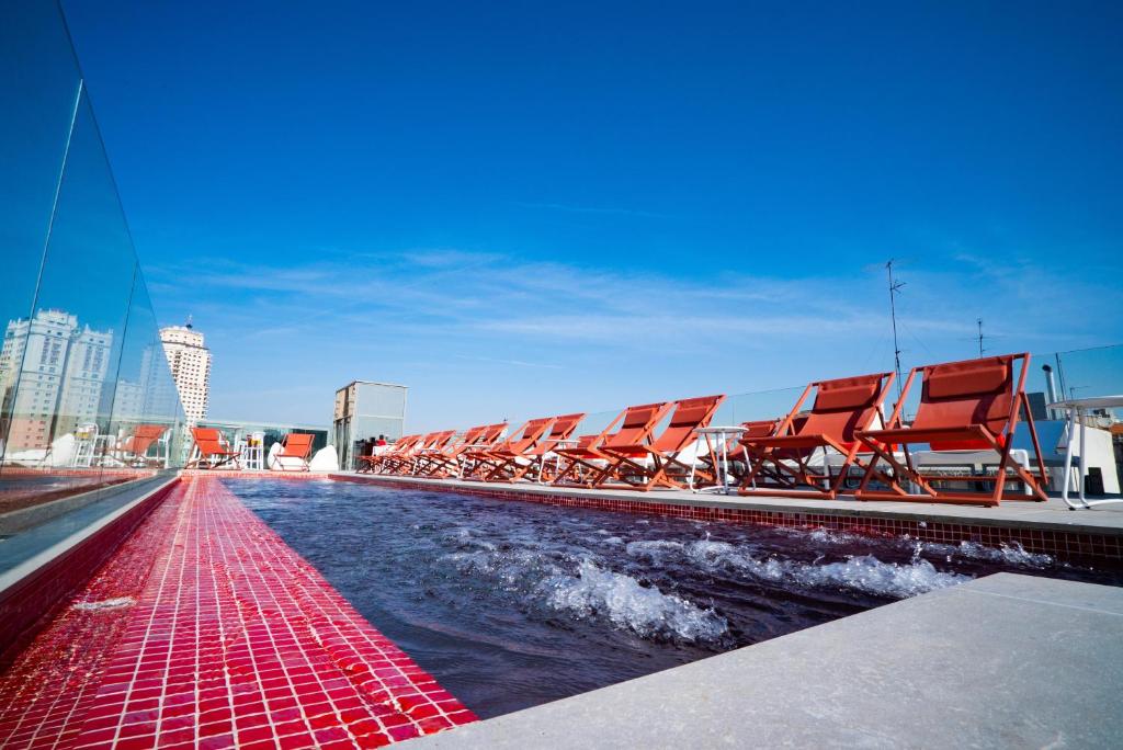 Akeah Hotel Gran Vía - Resim 8