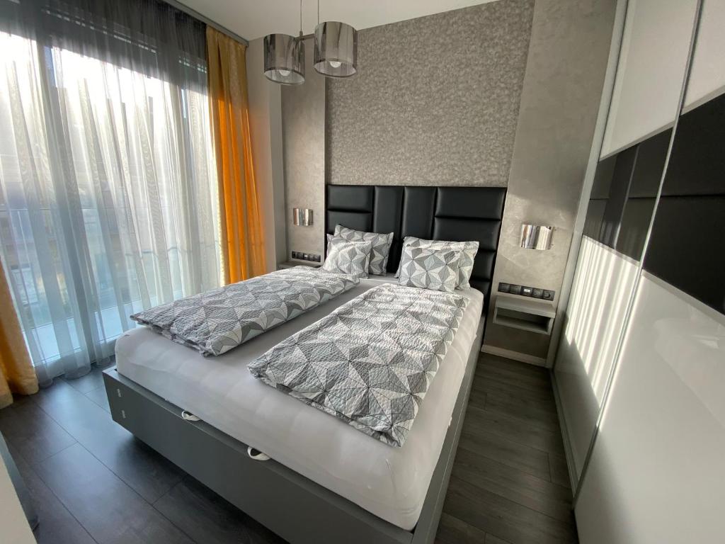 Fotografie z fotogalerie ubytování Noir Silvery Apartman v destinaci Szeged