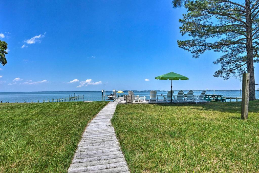 Urbanna Waterfront Retreat Pier and Gas Grill!, Urbanna (updated prices