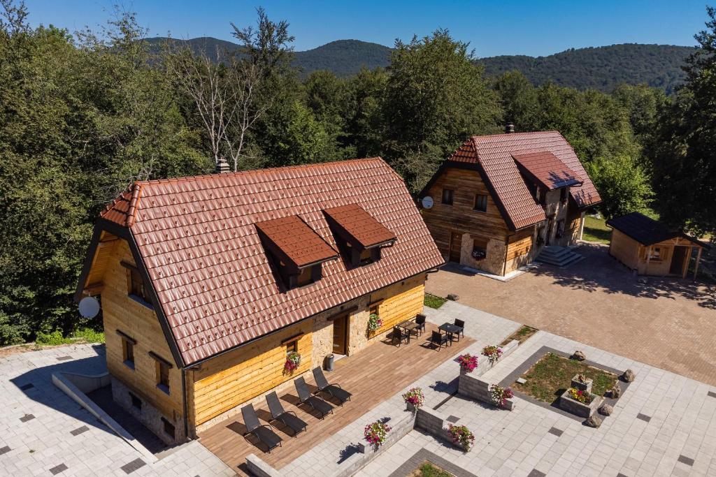 Výhľad na hory alebo výhľad na hory priamo z penziónu