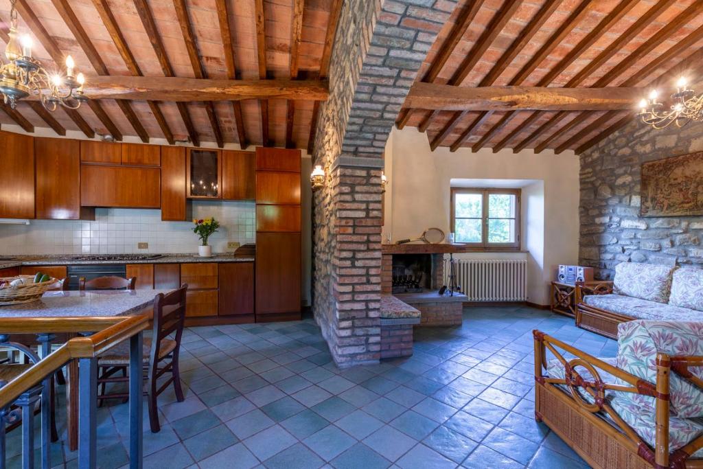 Kuchyň nebo kuchyňský kout v ubytování Villa Giarradea